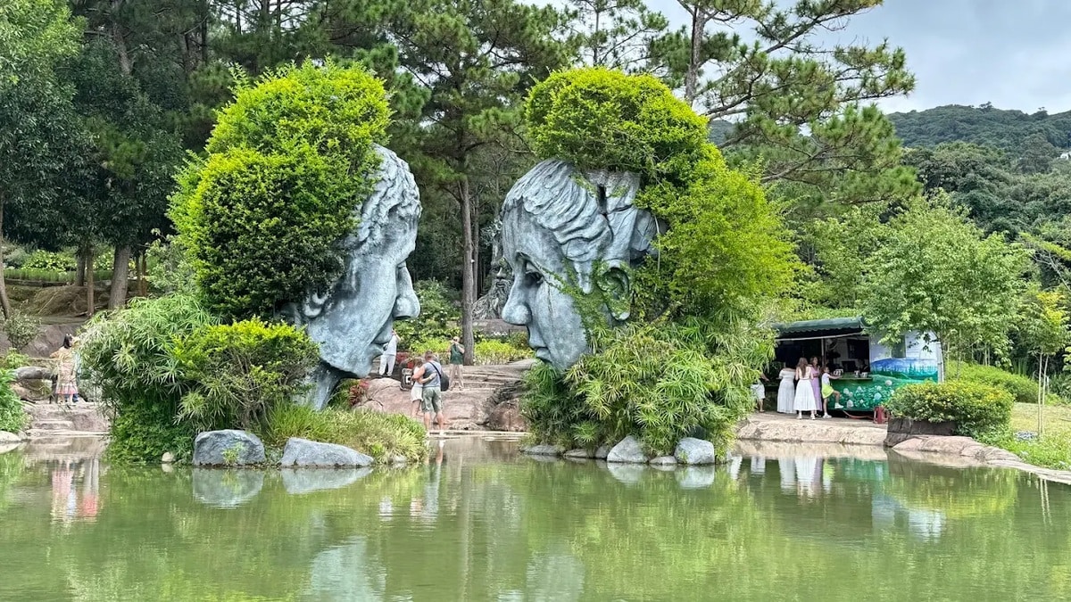 Hồ Vô Cực